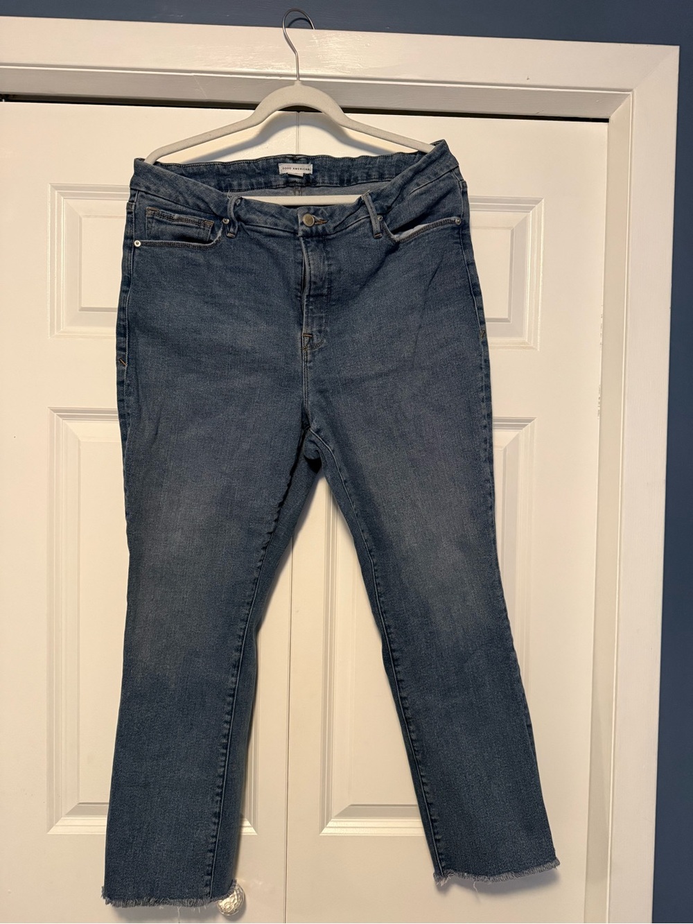 Good American Good Crop straight leg jeans